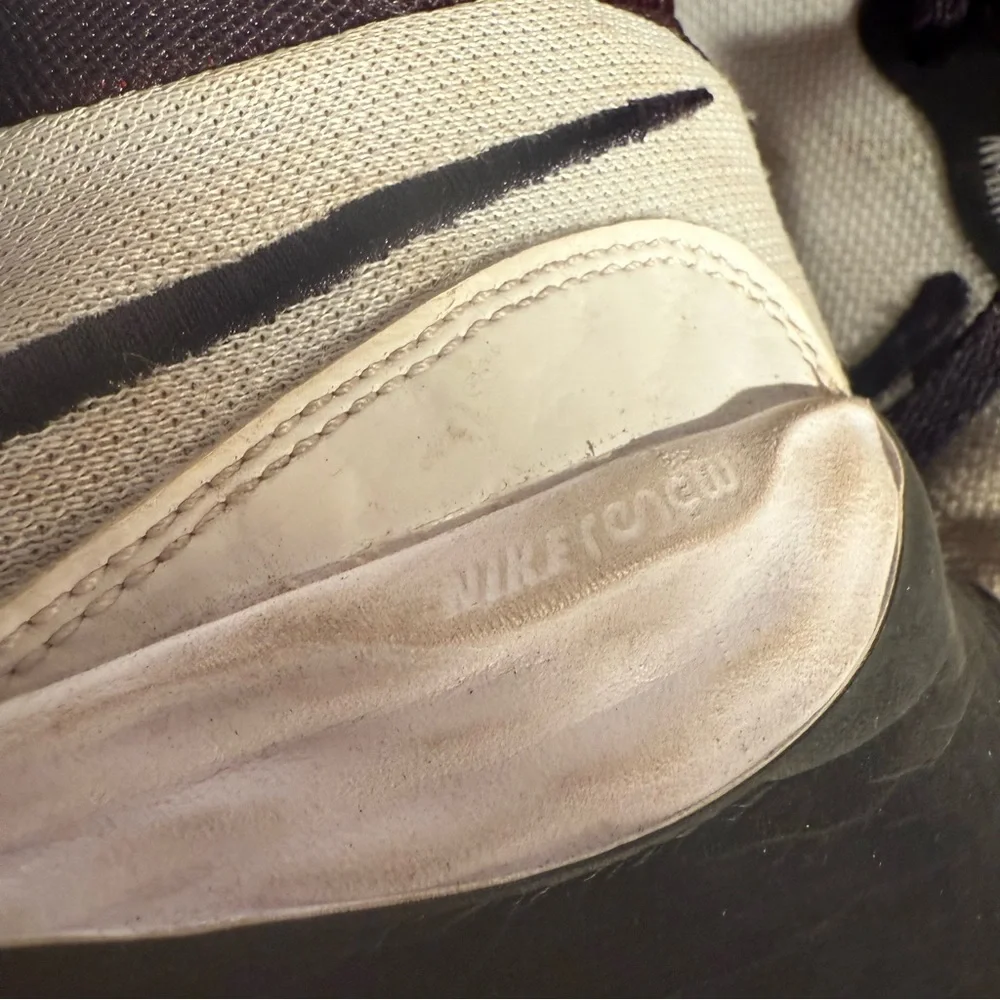 Nike White and Black Athletic Shoes - Picture 8 of 10